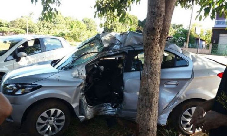 Irmãos que sofreram acidente de carro em Altos continuam em estado grave